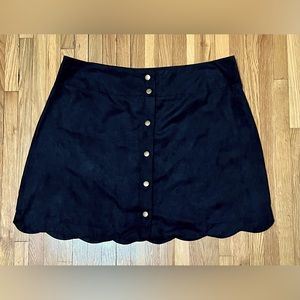 🛍️ 2/$10 - NWT Xhilaration black skirt. Snap buttons in the front. Size XL